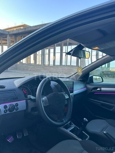 Opel Astra-11