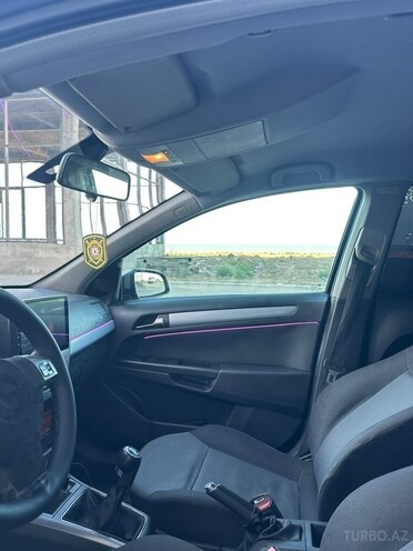 Opel Astra-12