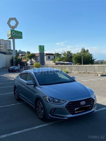 Hyundai Elantra-2