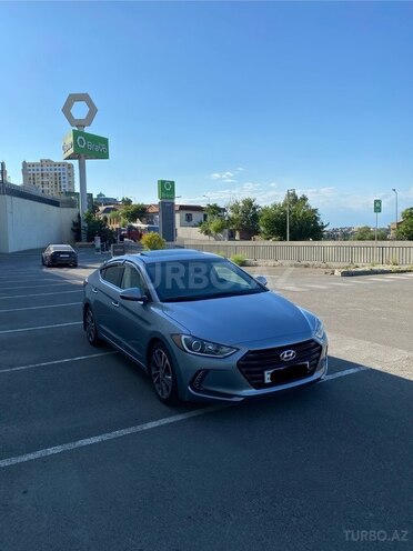 Hyundai Elantra-1