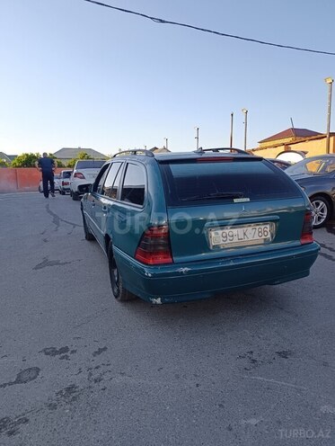 Mercedes C 220-2