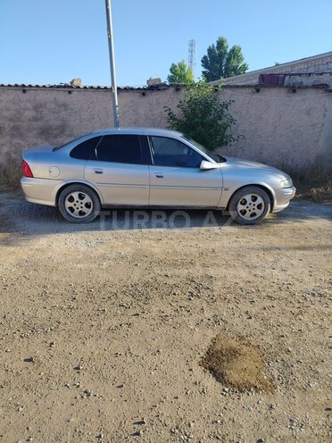 Opel Vectra-4