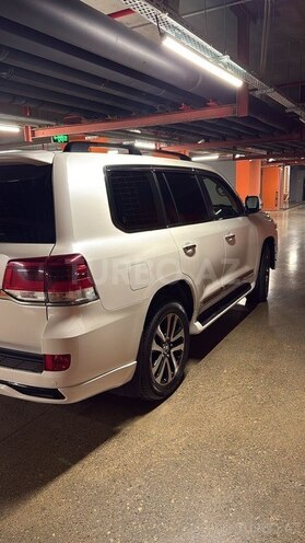 Toyota Land Cruiser-5