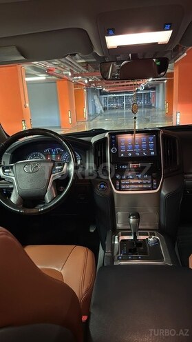 Toyota Land Cruiser-3