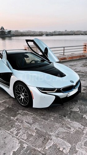 BMW i8-6
