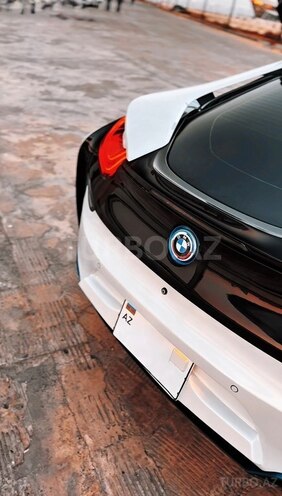 BMW i8-9