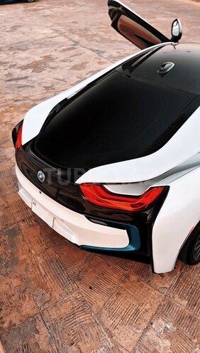 BMW i8-3