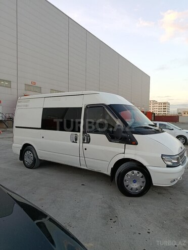 Ford Transit-4