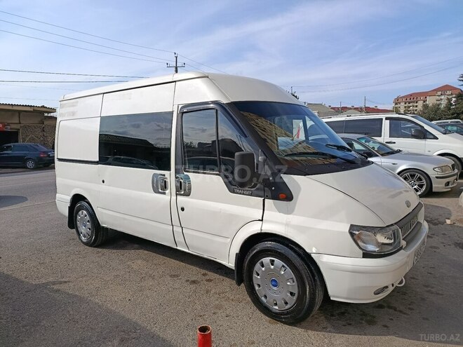Ford Transit-3