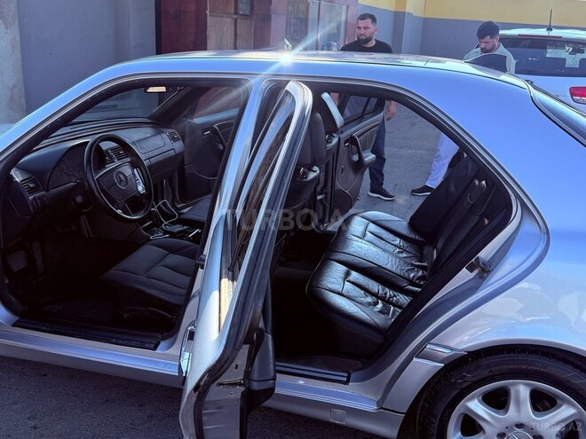 Mercedes C 200-8