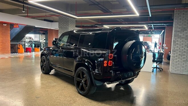 Land Rover Defender-6