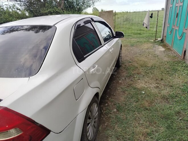 Chevrolet Aveo-3