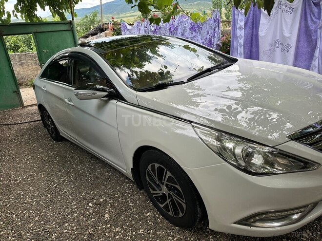 Hyundai Sonata-2