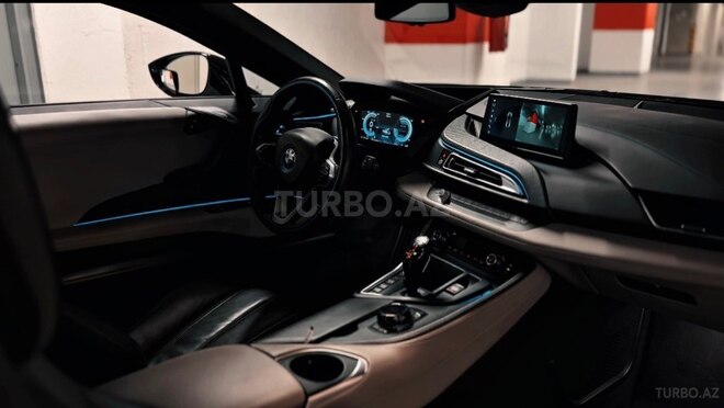 BMW i8-2