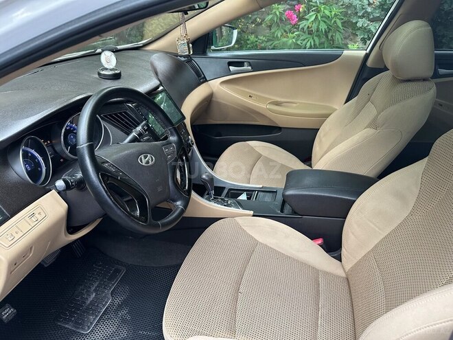 Hyundai Sonata-15