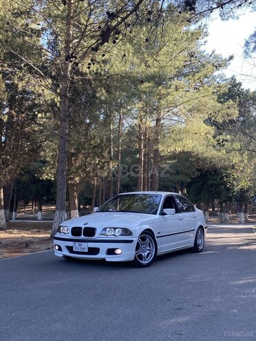 BMW 320-2