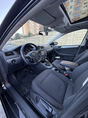 Volkswagen Jetta-6