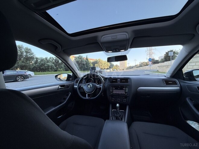 Volkswagen Jetta-5