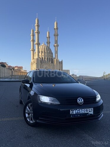Volkswagen Jetta-1