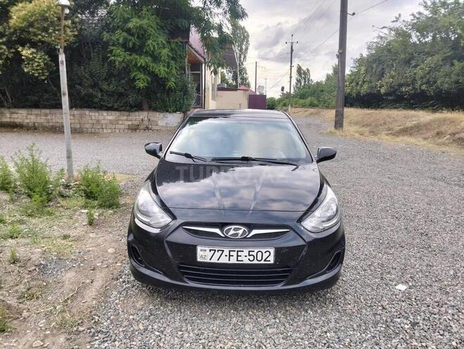 Hyundai Accent-1