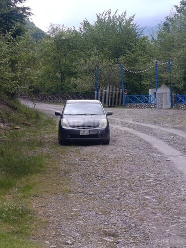 Toyota Prius-2