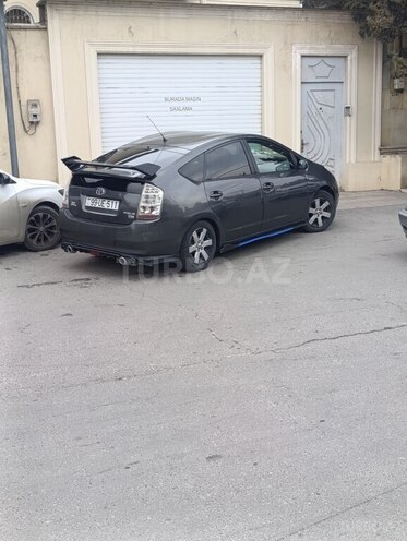 Toyota Prius-3