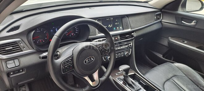 Kia K5-4