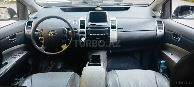 Toyota Prius-13