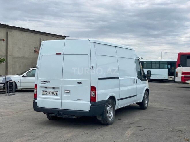 Ford Transit-7