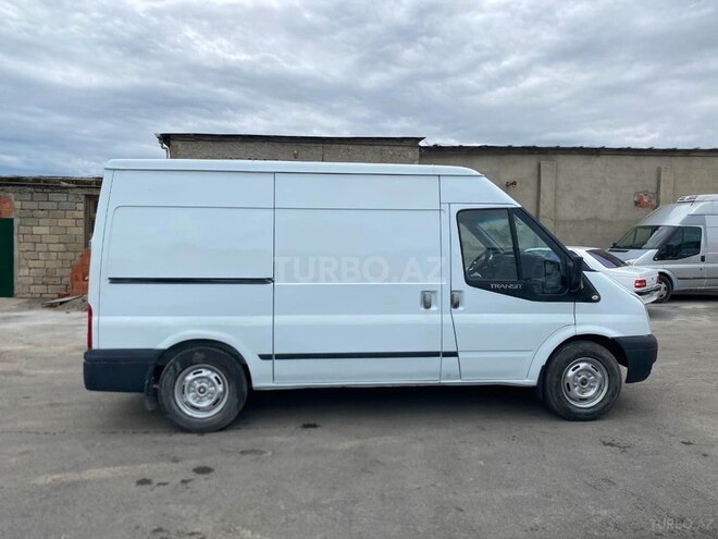 Ford Transit-3