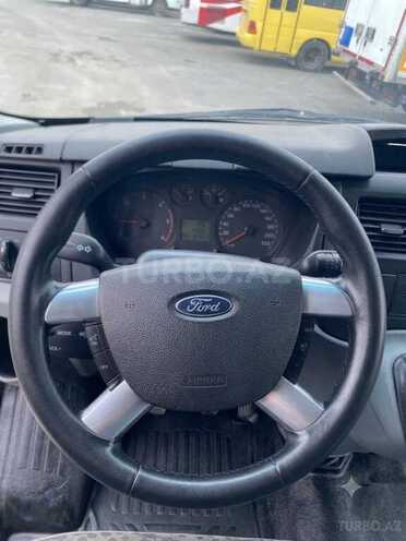 Ford Transit-6