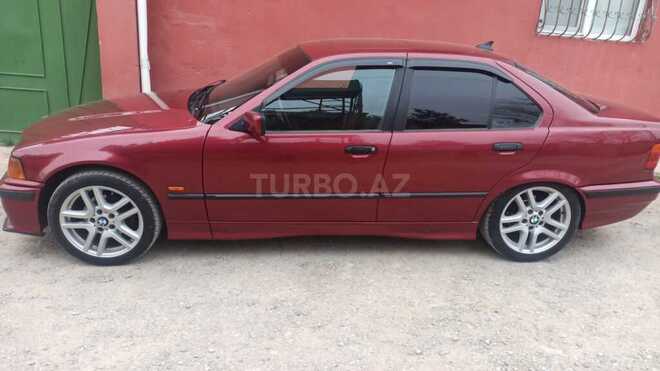 BMW 320-3