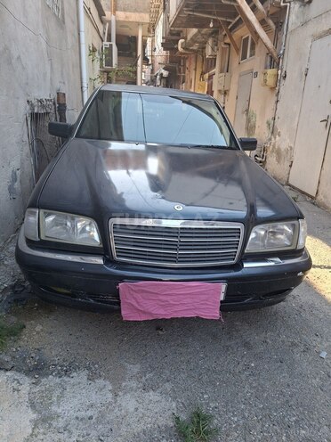 Mercedes C 220-1