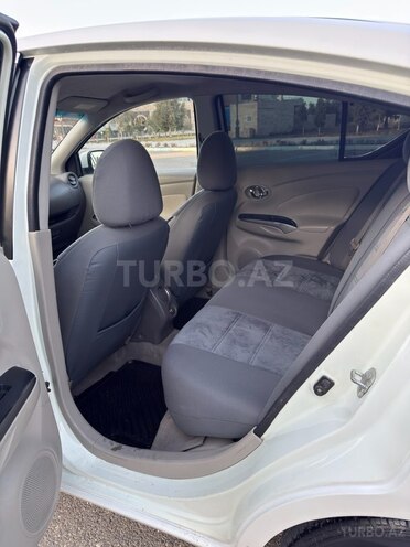 Nissan Sunny-12