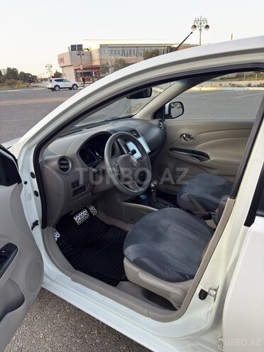 Nissan Sunny-11