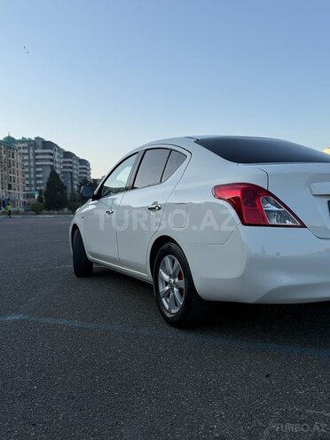Nissan Sunny-8