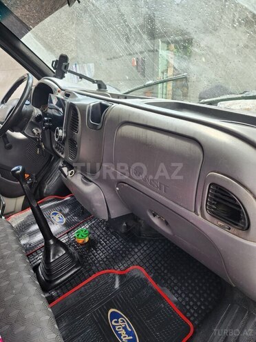 Ford Transit-8