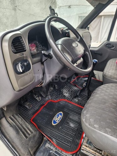 Ford Transit-7