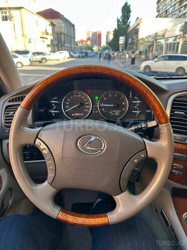 Lexus LX 470-9