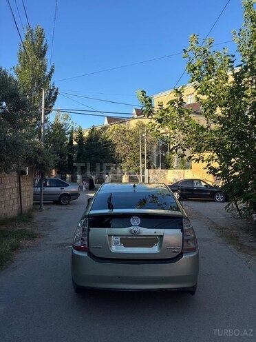 Toyota Prius-3