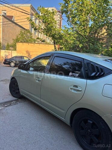 Toyota Prius-5