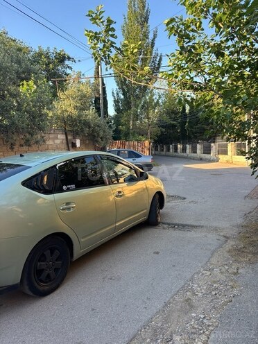 Toyota Prius-4