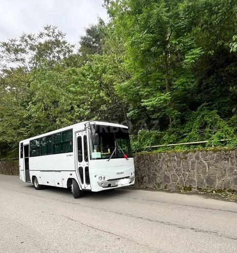 Isuzu Ecobus-1