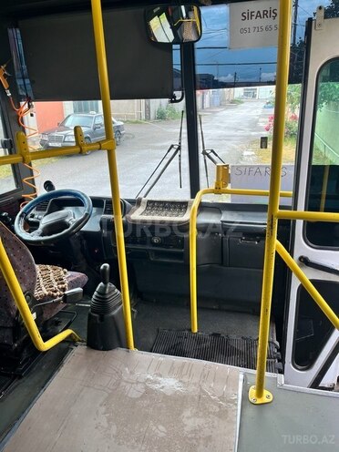 Isuzu Ecobus-4