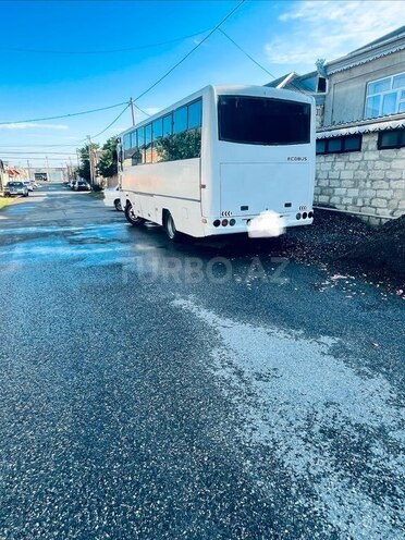 Isuzu Ecobus-2