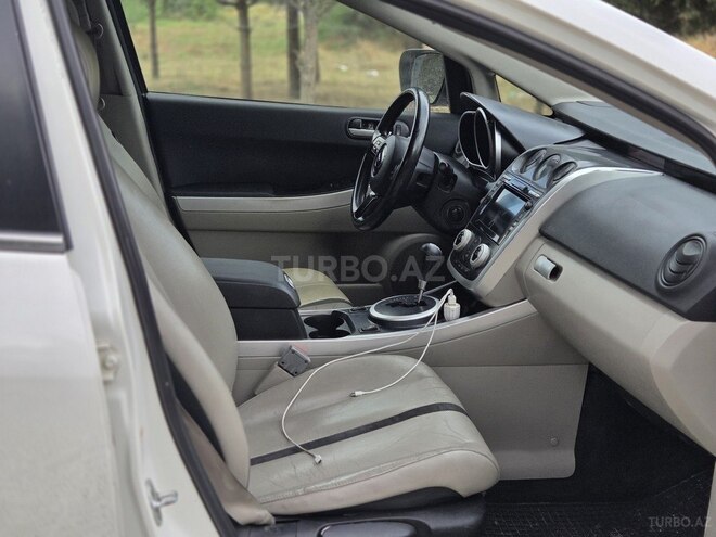 Mazda CX-7-11