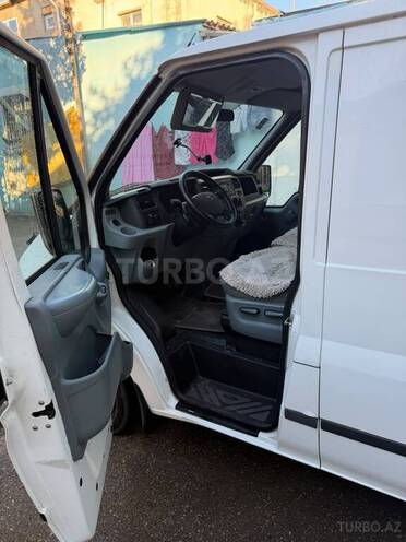 Ford Transit-2