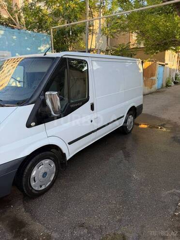 Ford Transit-4