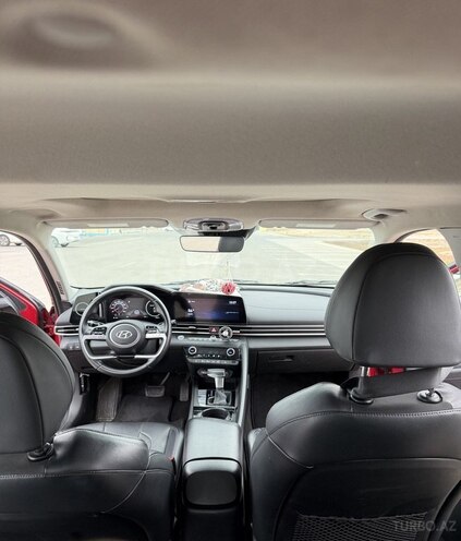 Hyundai Elantra-11