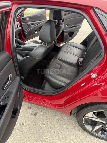 Hyundai Elantra-12